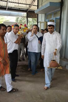 Shammi funeral: Asha Parekh, Farida Jalal, Farah Khan & others bid GOODBYE to the veteran actress!