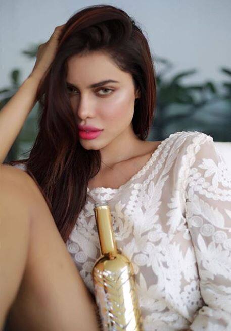 Another stunning click of Gizele from her photo-shoot! 