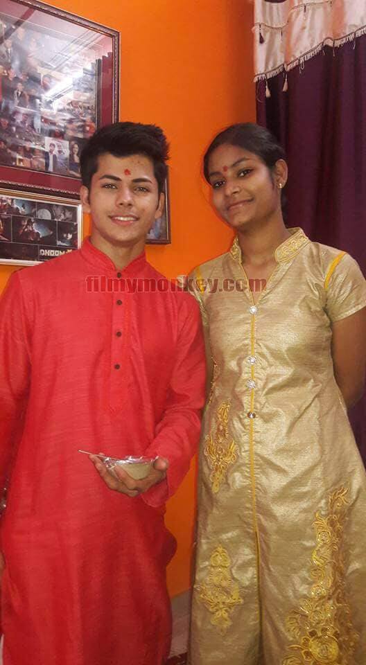 Siddharth on the other hand looked gorgeous in his ethnic wear donning an orange kurta during puja. Siddharth posing with a relative here.