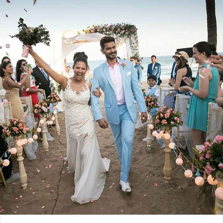 Dressed in a beautiful white gown, Rochelle looked every bit of a princess while her prince charming Keith complimented her in a sea blue blazer and pant[pic credit: Twitter]