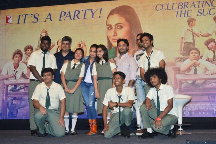 Rani celebrated the film's success along with her 'school students' by cutting a cake and posing with them on stage!
