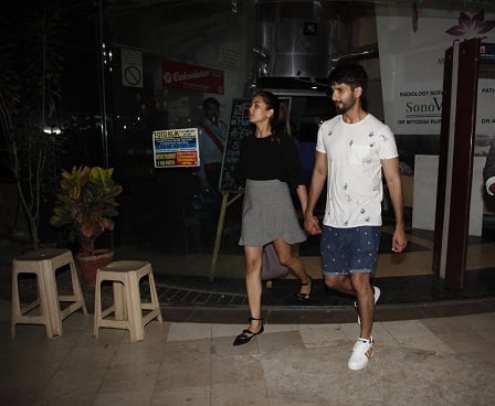 Shahid looked in a casual wear half-pants like a college going dude (Image- Manav Manglani)