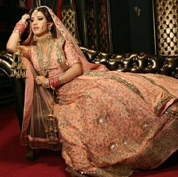 OHHHH! we are majorly crushing on Aalisha's bridal look! Image Courtesy – Instagram