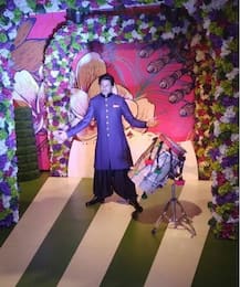 PICS: Badshah SRK's wax statue unveiled at Madame Tussauds Delhi & it's beyond-perfection! Fans are BLOWN!