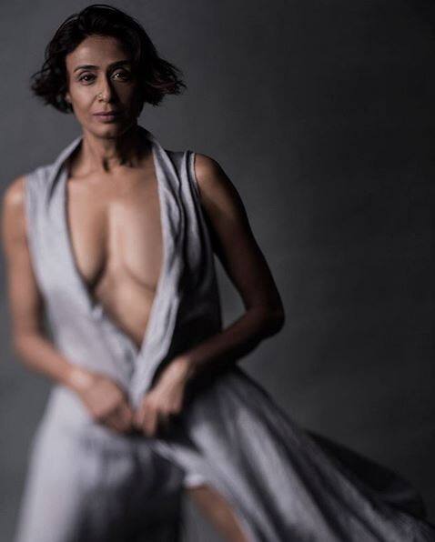She recently uploaded this hot (hope this word justifies her beauty) picture and we just can’t our eyes off her. (Image Courtesy- Instagram)