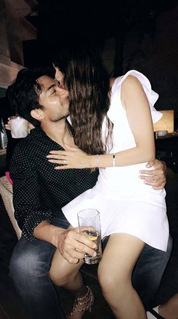 The much-in-love TV couple had a great time with each other & this cosy pic is a proof of that! (Photo: Instagram)