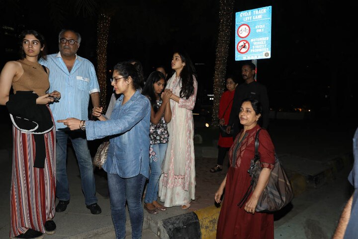They looked happy in the company of their other family members. (Photo: Manav Manglani)