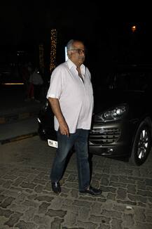 PICS: Janhvi Kapoor looks ravishing in RED post dinner with Khushi & Boney Kapoor!