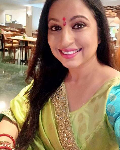 Another off-screen picture in which Kanchan is looking very beautiful & young as compared to her on-screen avatar. (Photo: Instagram)