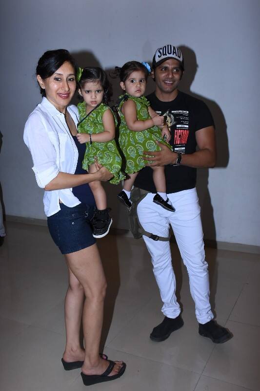 Seen here is Naagin 2 actor Karanvir Bohra with wife Teejay and their twin daughter Bella and Vienna 
