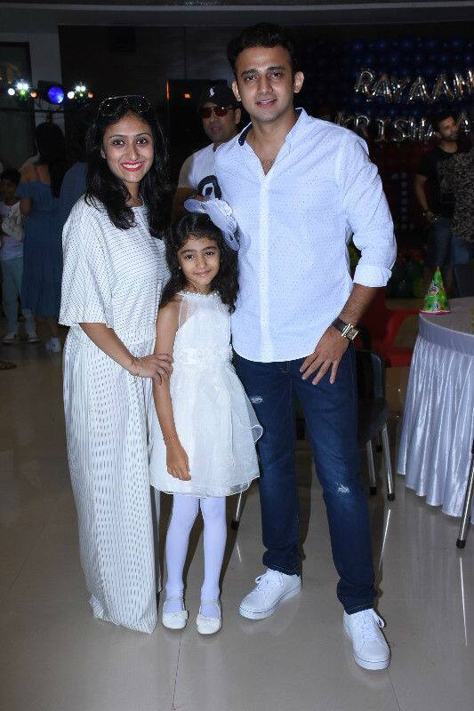 TV actor Romit Raj with wife and daughter 
