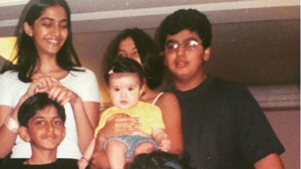 Arjun Kapoor shares adorable throwback pic with Sonam Kapoor! Arjun Kapoor shares adorable throwback pic with Sonam Kapoor!