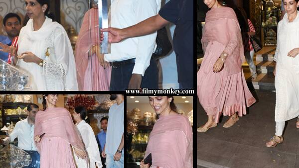 Is that Wedding shopping Deepika spotted doing with Mom Ujala in Bandra, Mumbai today? Is that Wedding shopping Deepika spotted doing with Mom Ujala in Bandra, Mumbai today?