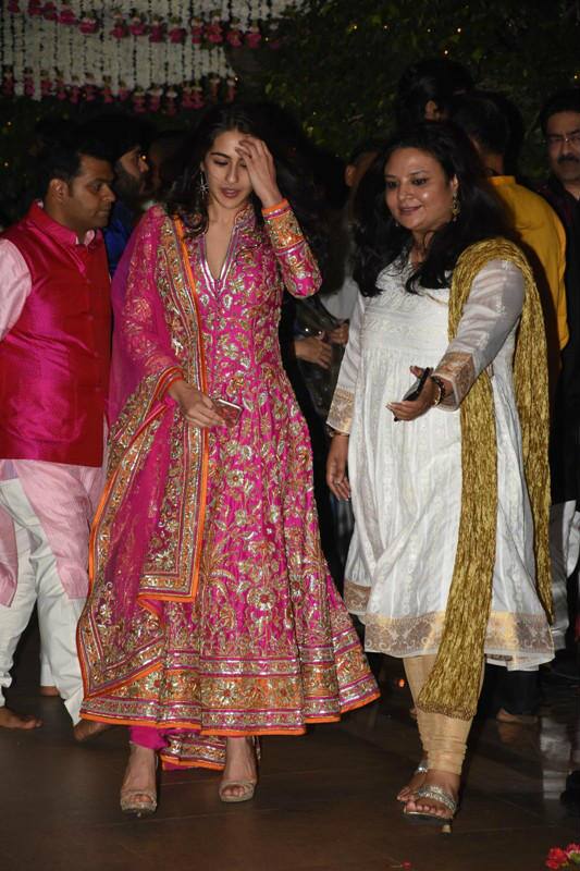 Like every year, businessman & Reliance head honcho Mukesh Ambani & wife Nita Ambani organised a grand bash on the occasion of Ganesh Chaturthi and many popular star made their presence felt at the bash. Saif Ali Khan & Amrita Singh's daughter Sara Ali Khan was also present there and was looking stunning as always. (Photo: Manav Manglani)
