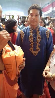 Ganesh Chaturthi 2017: IN PICS- Sachin Tendulkar & his family offer prayers at Lalbaugcha Raja!