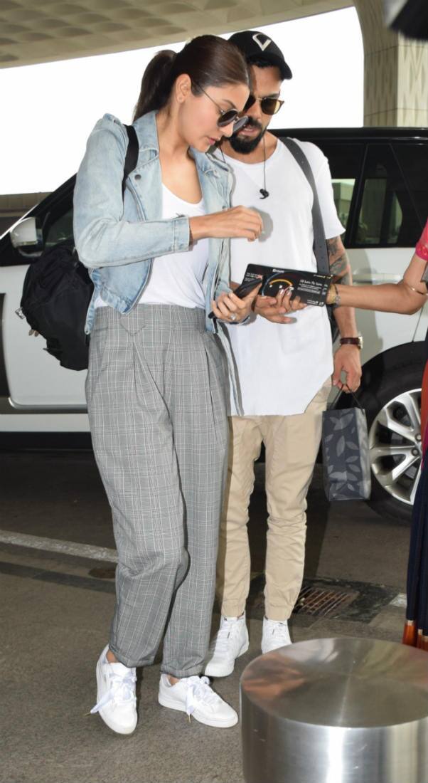 Virat was looking dapper as he was seen wearing the white t-shirt with beige trousers. (Photo: Manav Manglani)