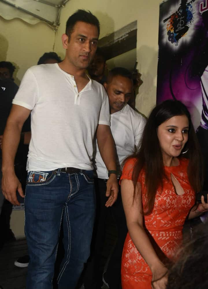 The couple was snapped exiting the venue after watching the much-awaited film together. (Photo: Manav Manglani)