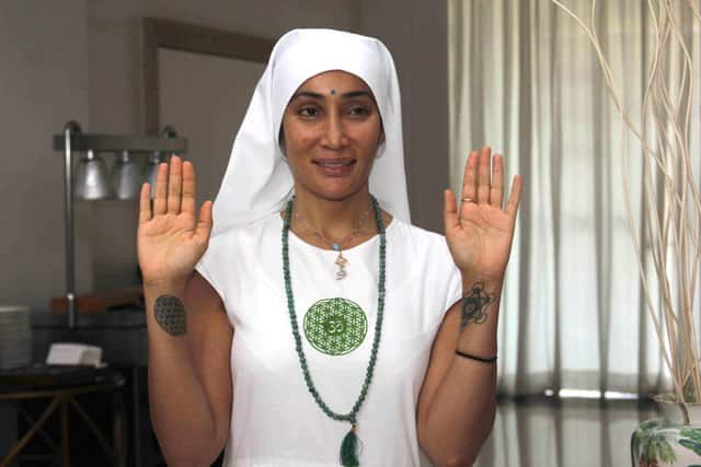 Sofia Hayat shocked all of us last year when she announced that she has transformed into a nun leaving her past behind, however within a year, we saw the self proclaimed 'nun' Sofia doing all sorts of bizarre things that is definitely not expected from a holy saint!