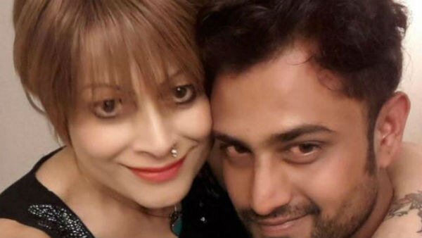 OMG! Ex Bigg Boss contestant Bobby Darling files FIR against husband for domestic violence, unnatural sex! OMG! Ex Bigg Boss contestant Bobby Darling files FIR against husband for domestic violence, unnatural sex!