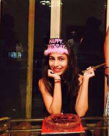 PICS: 'Balika Vadhu' actress Veebha Anand gets a SURPRISE pre-birthday bash from her family!