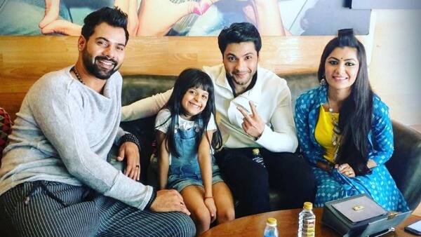 Shabbir Ahluwalia and Sriti Jha starrer Kumkum Bhagya has retained the number three spot it gained week. The popular daily soap from the stable of Ekta Kapoor’s Balaji Productions has been doing quite well after the leap. (Source- Twitter)