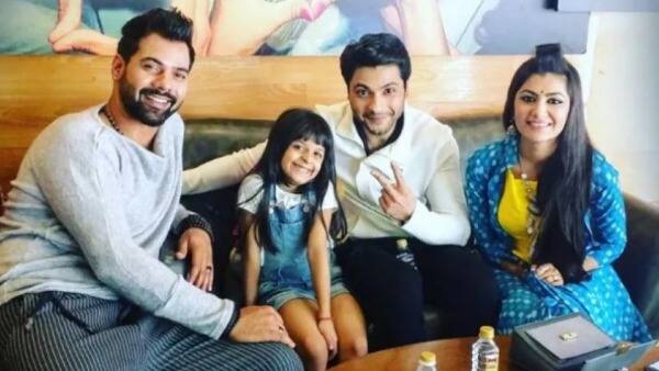 Another daily soap from ZEE TV has made it to the list of top-rated shows. We are talking about Kumkum Bhagya. The creatives of the Ekta Kapoor show have freshen things up with the introduction of a seven-year-leap. The show stars Shabbir Ahluwalia and Sriti Jha in respective lead roles of Abhi and Pragya.