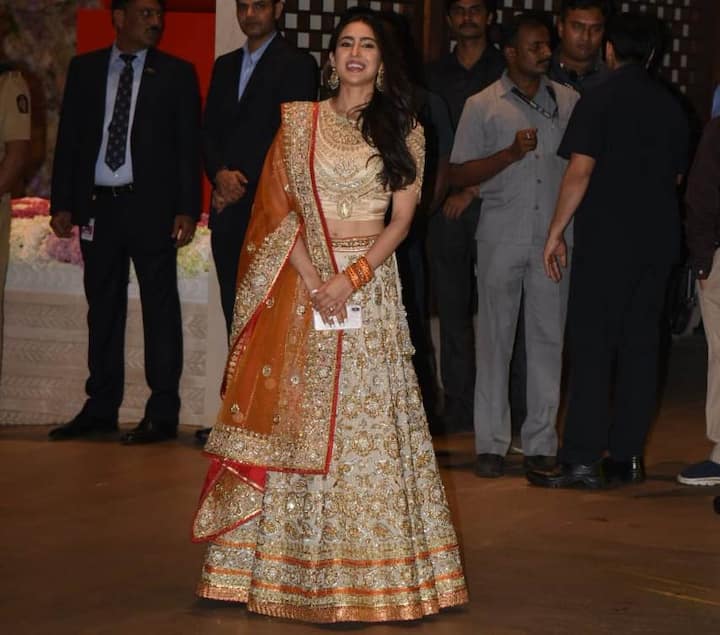 And there was Saif-Amira's beautiful daughter Sara Ali Khan who's making her Bollywood debut with 'Kedarnath' and currently working on her second film 'Simmba' that stars Ranveer Singh opposite her.