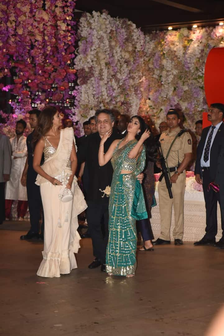Navya Nanda with Mom Shweta and Akash-Shloka's Engagement bash