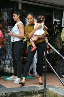 SEE PICS: Shahid Kapoor-Mira Rajput's BABY GIRL MISHA enjoying her CANDY in car!