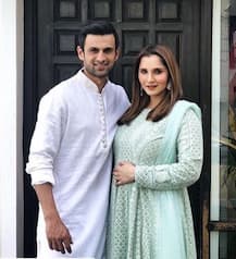 Mommy-to-be Sania Mirza flaunts her huge BABY BUMP on a Magazine cover!