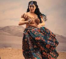 'Jag Ghoomeya' singer Neha Bhasin flaunts her beach body while holidaying in Bali!