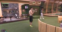 Bigg Boss 11: Hina Khan, Priyank Sharma workout together; Vikas calls it LOVE!