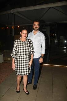 Heavily PREGNANT Esha Deol flaunts her BABY BUMP post dinner date with hubby Bharat!