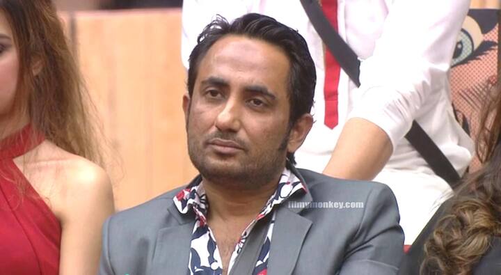 This weekend Salman Khan gave it back to evicted Bigg Boss 11 contestant Zubir Khan ho had asked for the superstar's apology for his dog's(kutte) comment in the first Weekend Ka Vaar. (Pic: Colors)