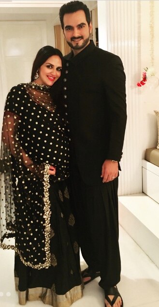 Hema Malini and Dharmendra's daughter Esha Deol, who was seen posing with her hubby Bharat Takhtani flaunting her baby bump just 3 days ago on the occasion of Diwali has just delivered a baby girl at Hinduja Hospital in Khar, our sources inform.