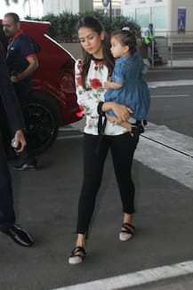 SEE PICS: Shahid Kapoor's wife Mira & BABY MISHA spotted on airport looking SUPER-CUTE together!