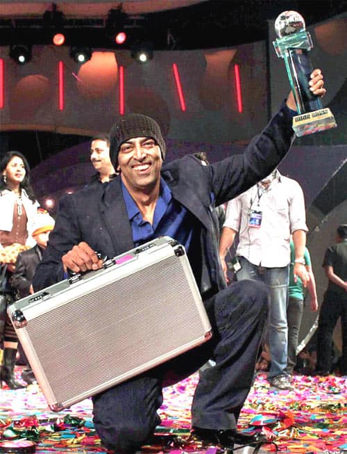 The reality show is currently in it's 11th year and every new season also attracts the former contestants as much as the TV audience. One of these is 'Bigg Boss 3' winner Vindu Dara Singh who's a star among BB fans for regularly posting his reactions and views during each new season of the show.