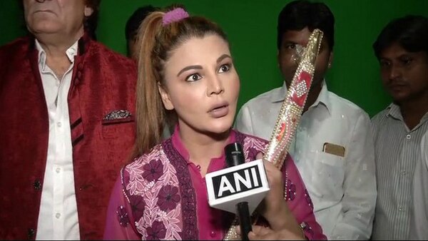 Rakhi Sawant files FIR after getting threats from Karni Sena Rakhi Sawant files FIR after getting threats from Karni Sena