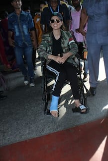 Manikarnika - The Queen of Jhansi: Kangana Ranaut injured during stunt jumping off a 40 feet wall with child tied on her back!