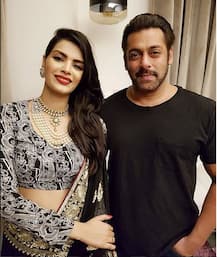 'Bigg Boss 8' fame Sonali Raut looks scorching hot in black bikini..Shares throwback vacay pics!