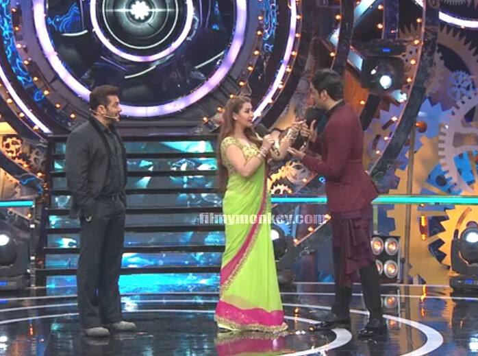 TV producer Vikas Gupta and 'Bhabiji Ghar Par Hai' fame actress Shilpa Shinde had declared war against each other the very first day on Bigg Boss 11 premiere when they got into a fight standing right beside host Salman Khan.