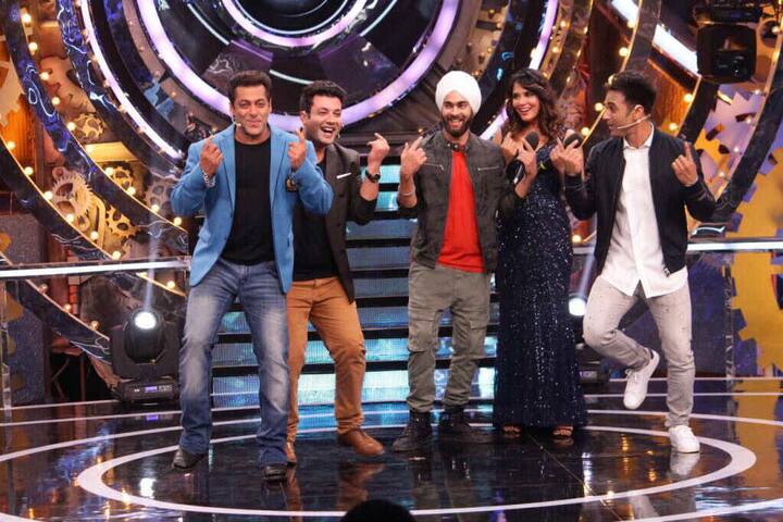 After yet another rocking 'Weekend ka vaar' episode with Salman Khan and Team 'Fukrey' get ready for this week's nomination! 