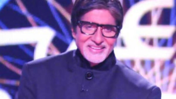 Amitabh Bachchan reaches a collective 80 million followers! Amitabh Bachchan reaches a collective 80 million followers!