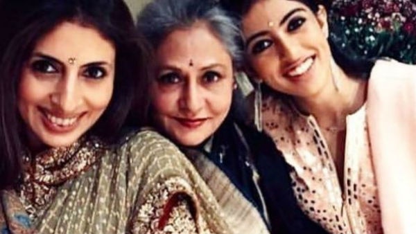 Amitabh Bachchan shares awwdorable photo of wife Jaya, daughter Shweta and granddaughter Navya Nanda! Amitabh Bachchan shares awwdorable photo of wife Jaya, daughter Shweta and granddaughter Navya Nanda!