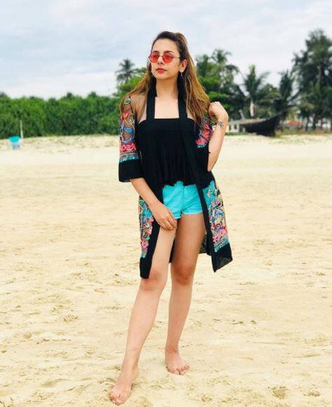 Former Bigg Boss contestant, Nitibha Kaul is currently chilling in Goa. After spending some time in Gokarna in Karnataka, Nitibha headed to Goa and her vacation pics will give you a major wanderlust! 