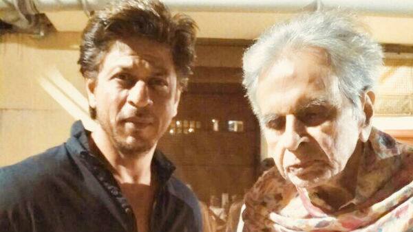 Shah Rukh Khan visits Dilip Kumar at his residence Shah Rukh Khan visits Dilip Kumar at his residence