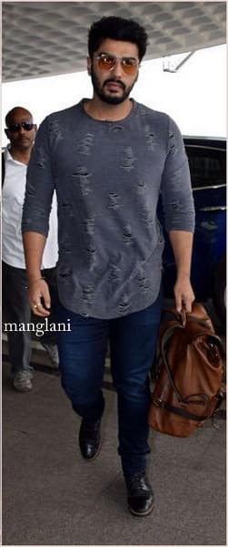 Sridevi's step son Arjun Kapoor returned to Amritsar 3 days ago to resume film shoot after fulfilling the duties of a son to Boney Kapoor. He had to cancel his 'Namaste England' shoot then, to rush to Anil Kapoor's Mumbai residence on hearing the shocking news of Sridevi's sudden demise. (Pic: Manav Manglani)