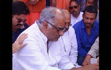 PICS: Sridevi's daughters Janhvi & Khushi Kapoor brave cameras while flying off to Chennai for Late mother's prayer meet!