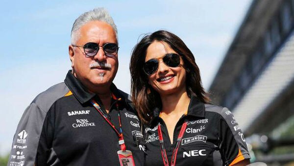 WOAH! Vijay Mallya all set to get MARRIED for the THIRD time to longtime girlfriend Pinky Lalwani!  WOAH! Vijay Mallya all set to get MARRIED for the THIRD time to longtime girlfriend Pinky Lalwani!