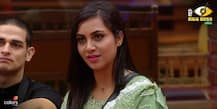 PICS: Bigg Boss 11's Arshi Khan recieves GRAND WELCOME from relatives and fans on reaching her hometown!